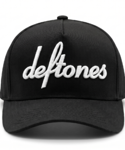 Gorra Deftones edición premium negra visera curva con panel liso y poderoso bordado 3D blanco