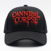Gorra Cannibal Corpse edición premium negra visera curva con panel liso y poderoso bordado 3D rojo sangriento