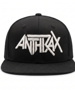 Gorra Anthrax edición premium negra visera plana de 6 paneles y poderoso bordado 3D blanco