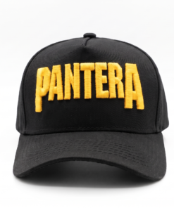 Gorra Pantera oficial negra visera curva con panel liso y poderoso bordado 3D en amarillo